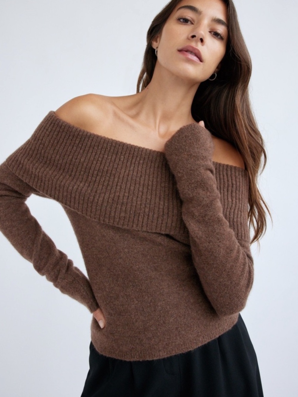 Aritzia Babaton Bustle Sweater Off Shoulder Brown Wool size Small